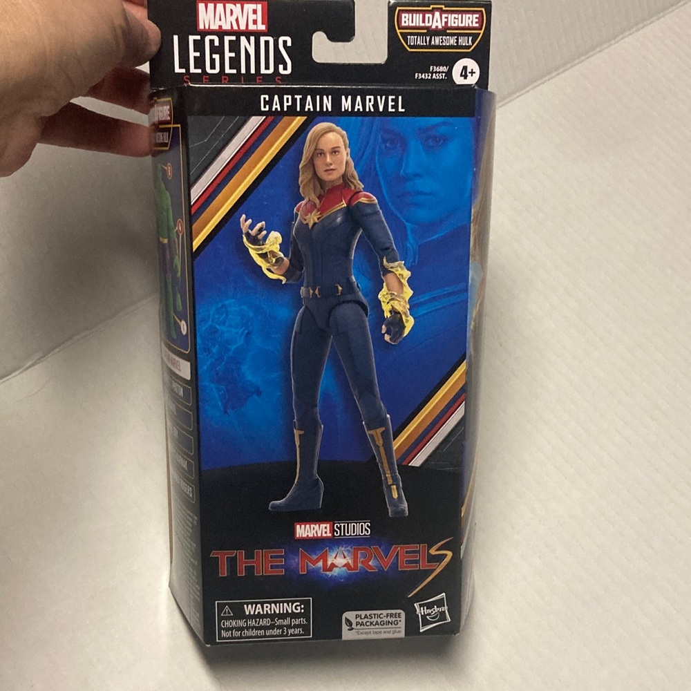Marvel Studios The Marvels Legends Captain Marvel